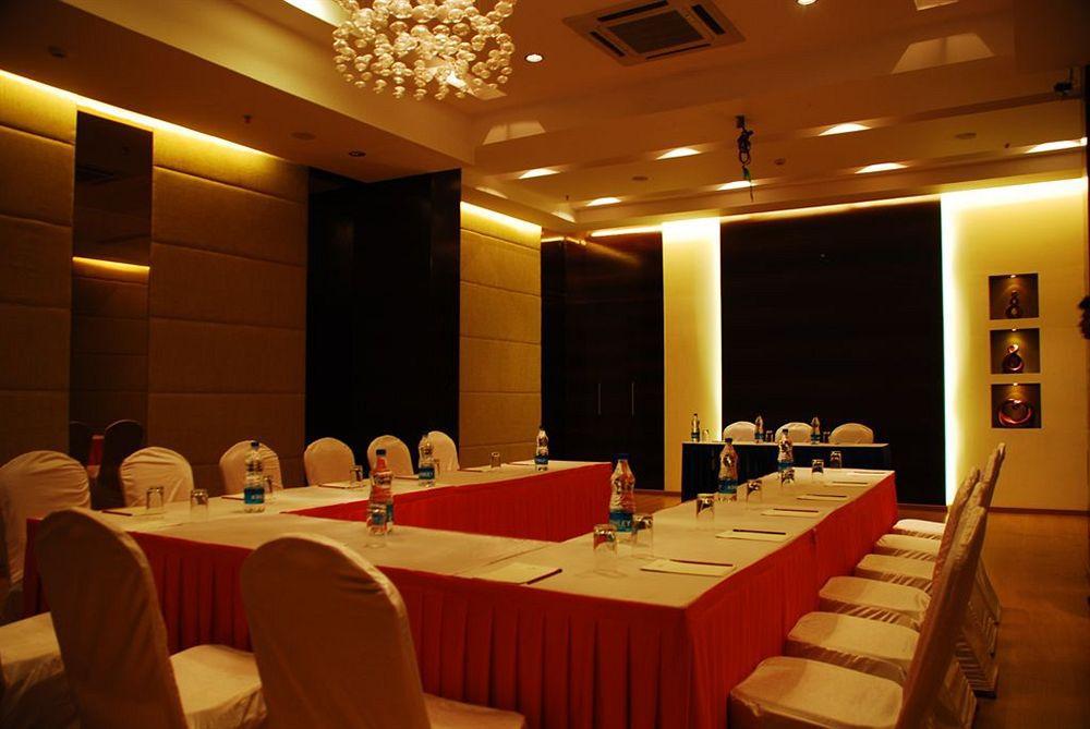Octave Hotel & Spa - Sarjapur Road Bangalore Bagian luar foto