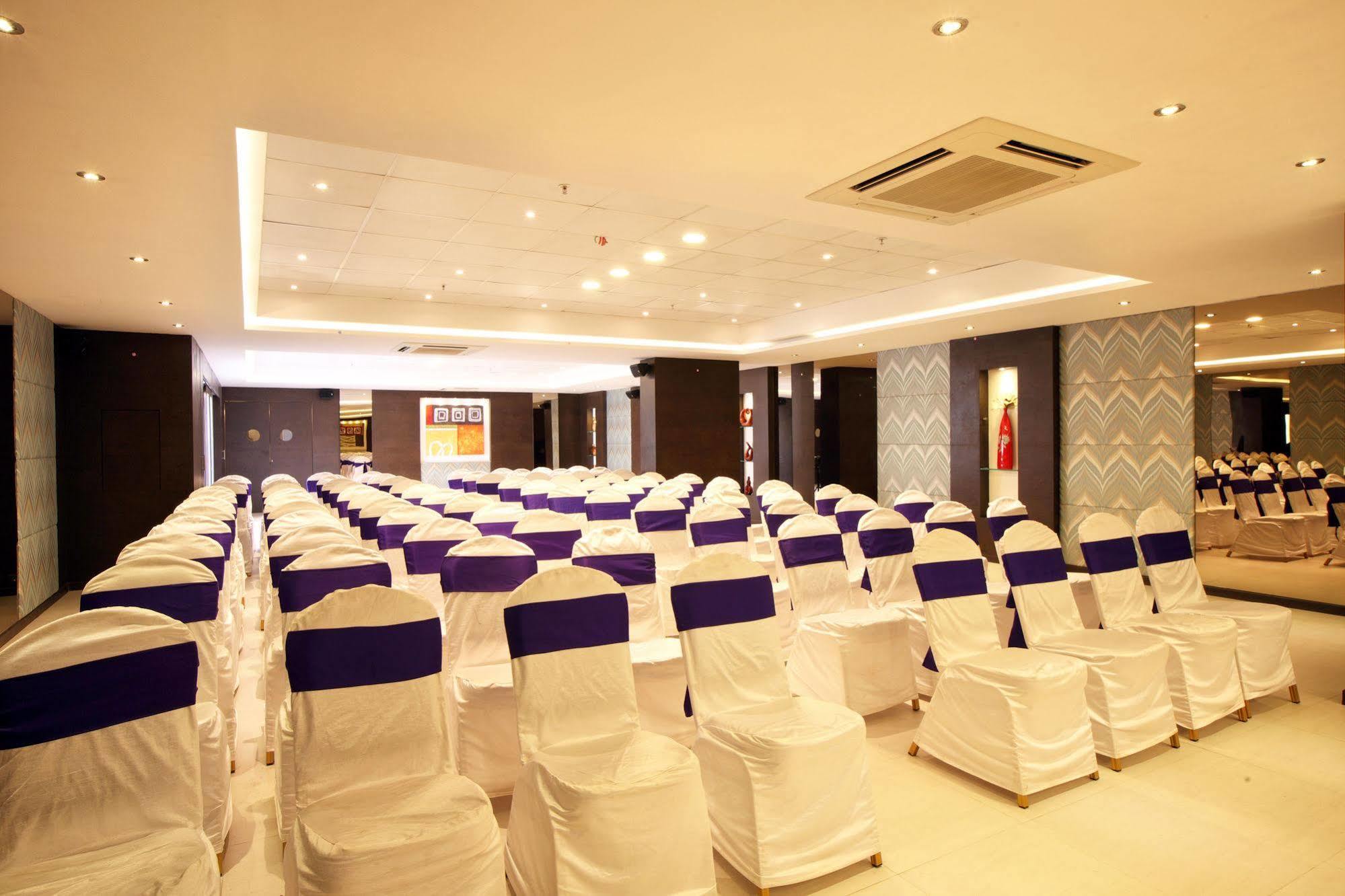 Octave Hotel & Spa - Sarjapur Road Bangalore Bagian luar foto