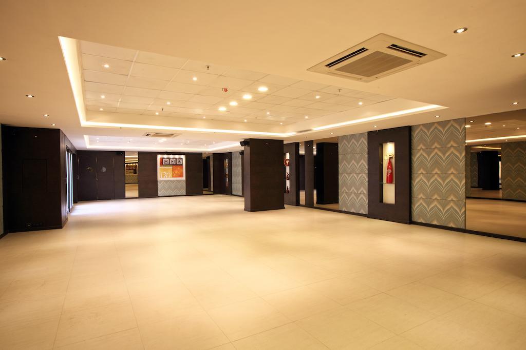 Octave Hotel & Spa - Sarjapur Road Bangalore Bagian luar foto